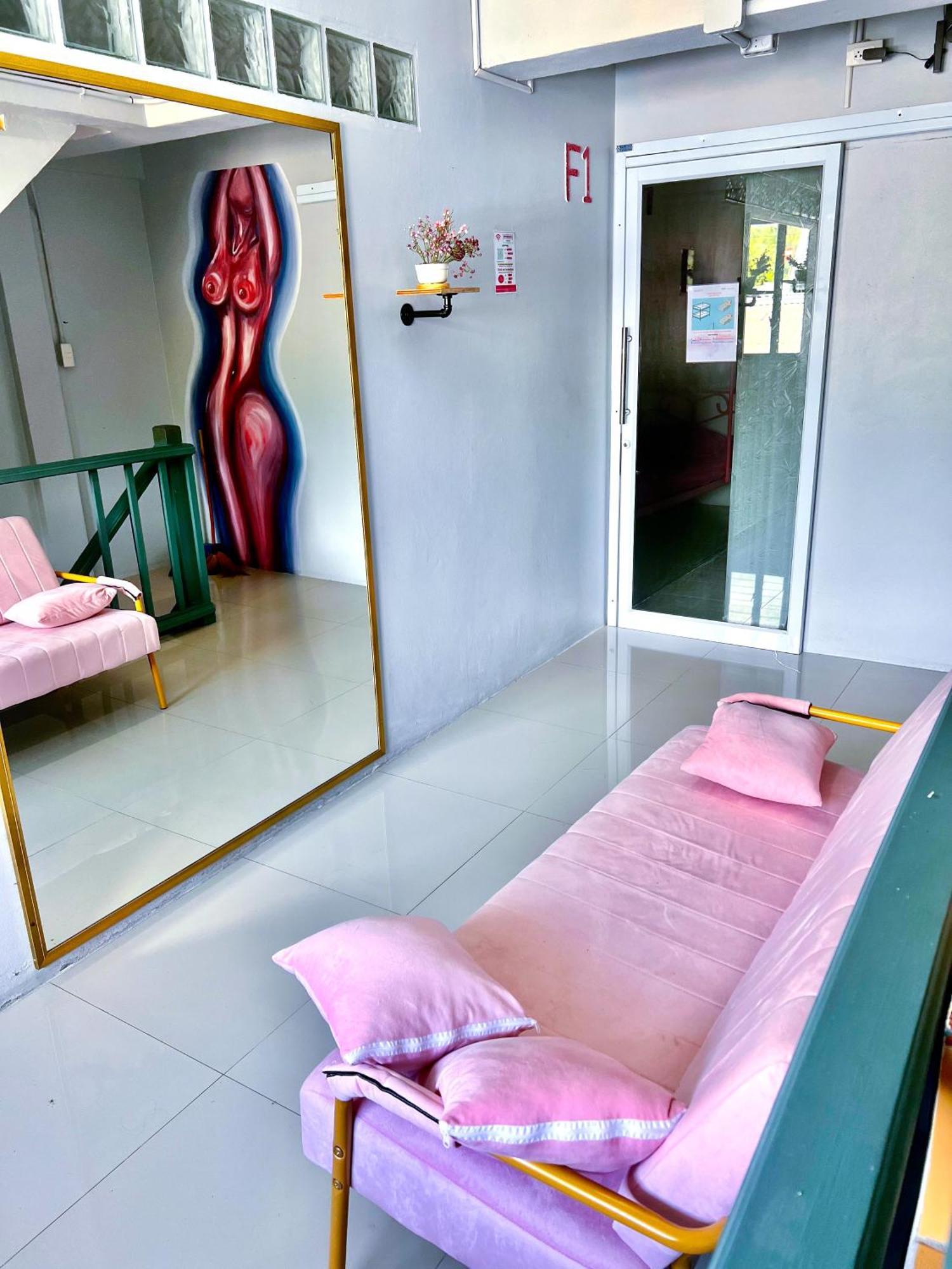 Arena Boutique Hotel Female Only Thongsala Exterior foto